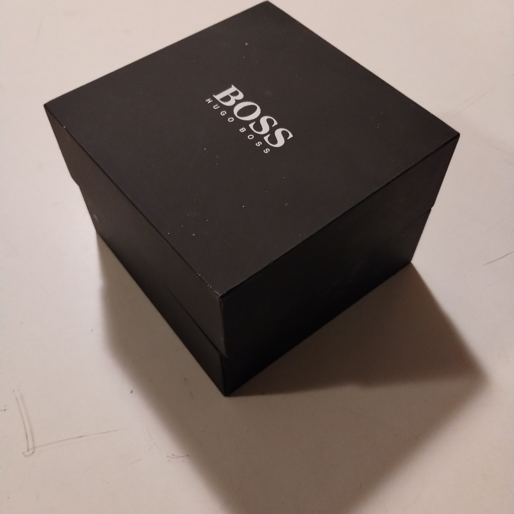 Hugo Boss men's Quartz Analog Watch with black leather strap 1513647 . EUC. - Picture 9 of 9